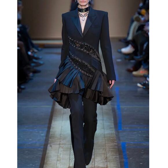 Alexander McQueen Black Asymmetrical Blazer Coat with Pleated Skirt 14 - Picture 6 of 16